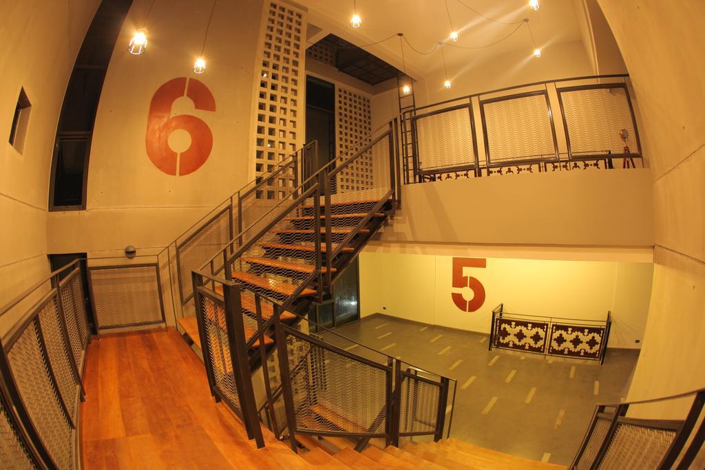 Space59 Hotel Ratchaburi Extérieur photo